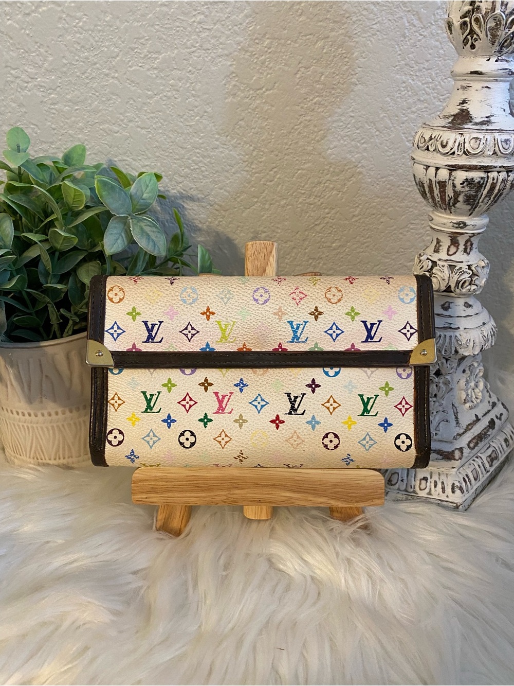 Louis Vuitton Murakami White Long Snap Wallet w/ Chain - Picture 4 of 16